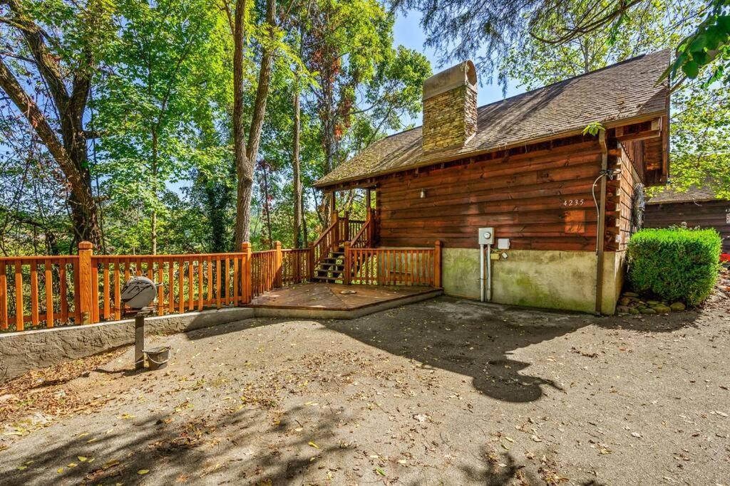 Do Not Disturb - Pigeon Forge Smoky Mountain Studio Cabin, Hot Tub, Fireplace Exterior foto